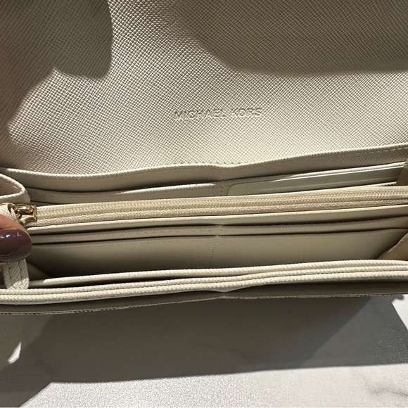 Michael Kors Wallet - Picture 7 of 11